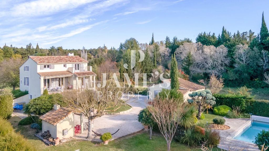 Property photo 1 of 12 Country House With Swimming Pool - Fontvieille