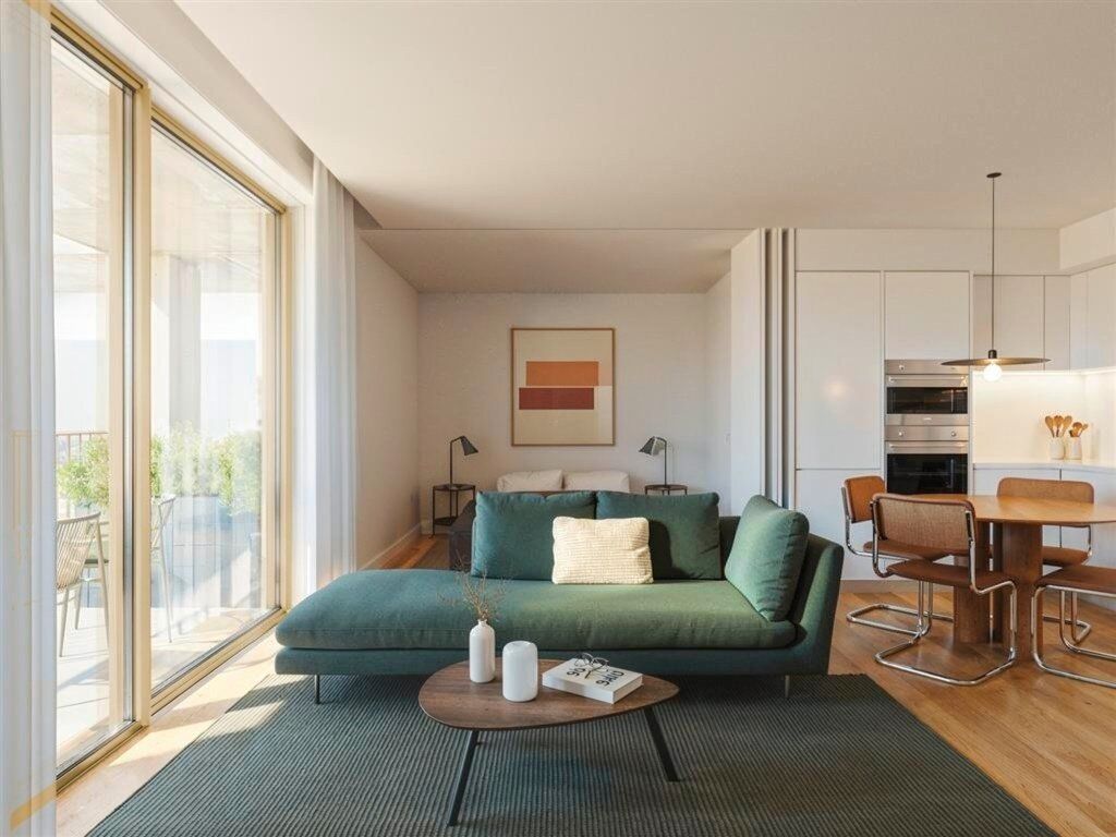 Property photo 1 of 15 2-Bedroom Apartment, In The Fernão Magalhães 127, In Bonfim, Porto
