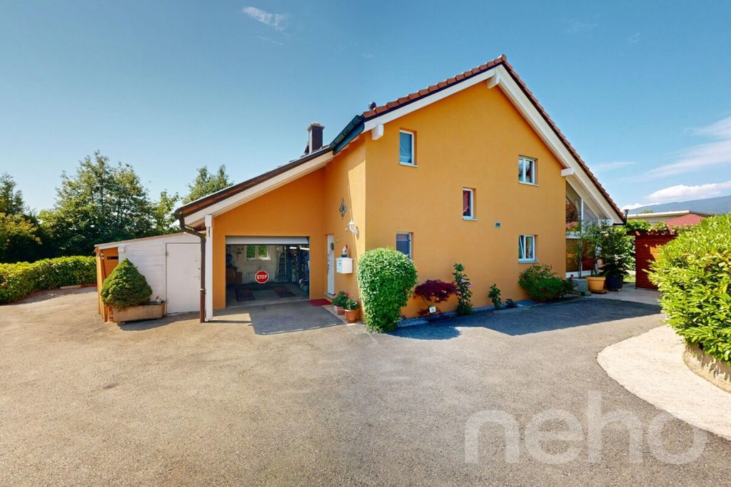 Property photo 1 of 12