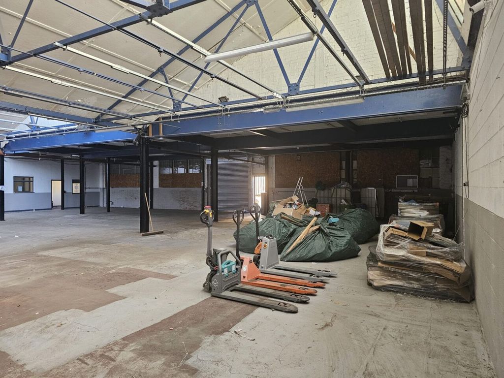 Property photo 1 of 5