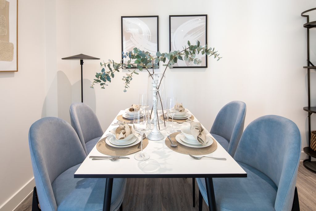 Property photo 2 of 7 26.04.29 Hepworth Dury Apt 5 P368 -51