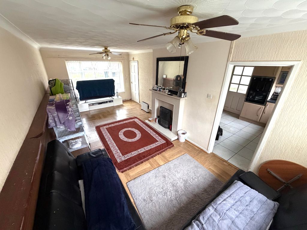 Property photo 3 of 35