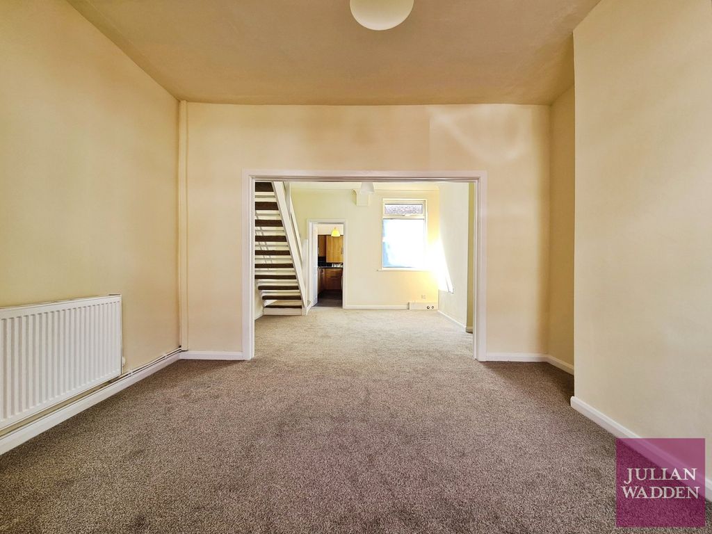 Property photo 2 of 17 Picture No. 18