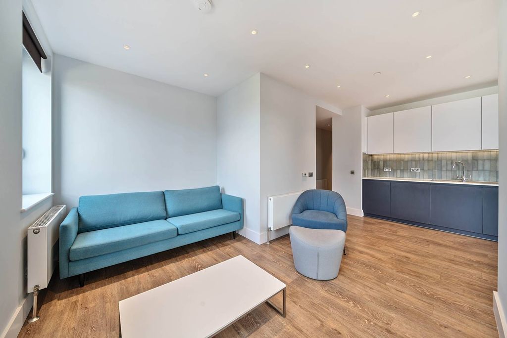 Property photo 3 of 31