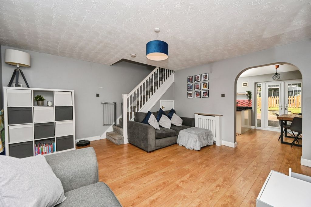Property photo 3 of 15 Pbox-Img.Jpg