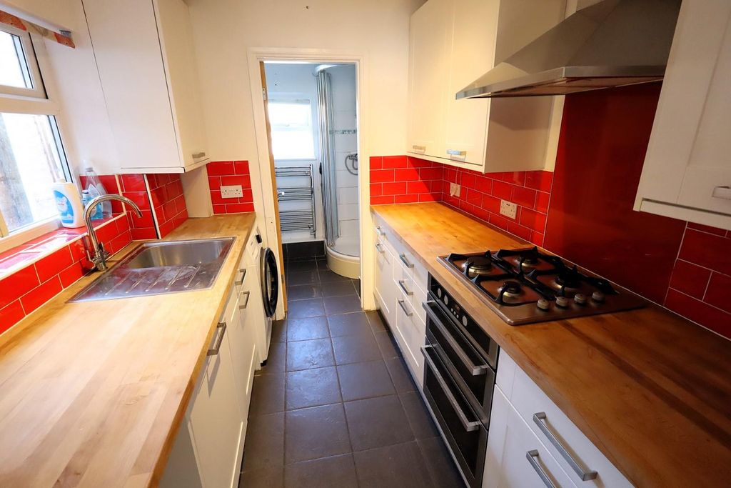 Property photo 3 of 13 Kitchen