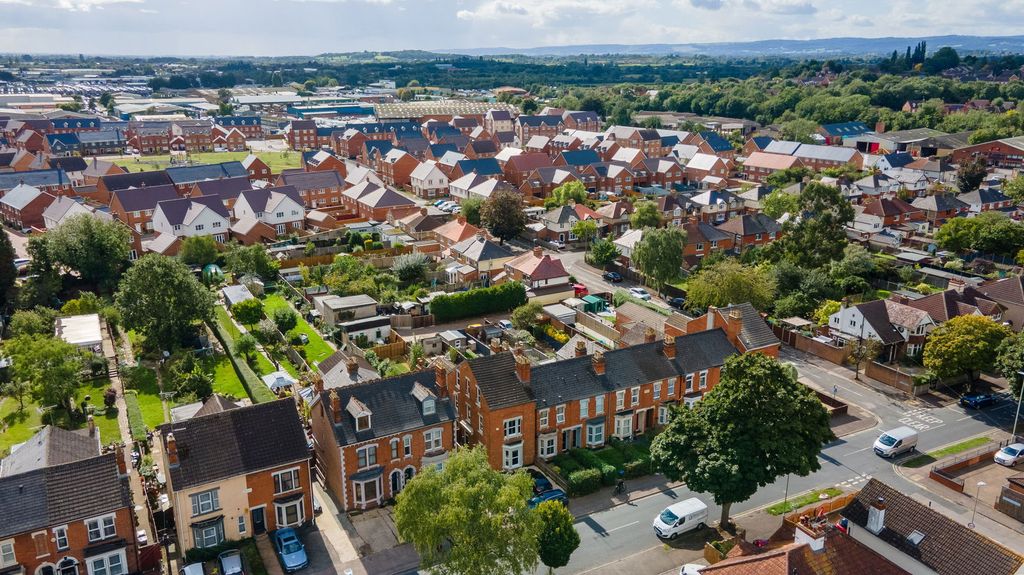 Property photo 3 of 41