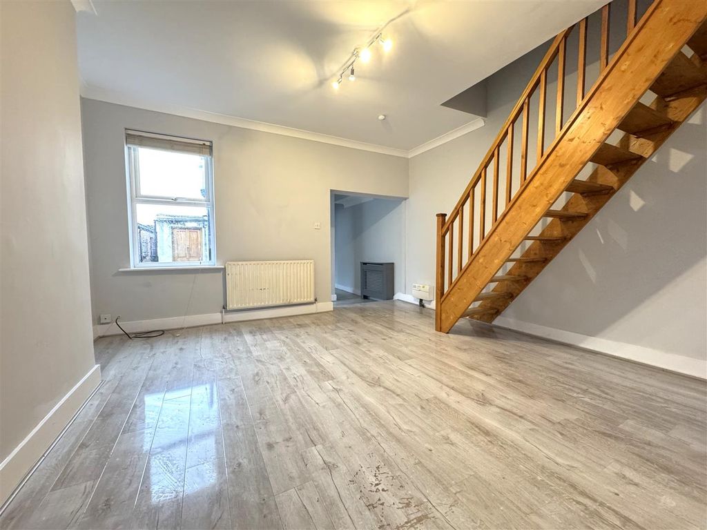 Property photo 3 of 9 Img_4984.Jpeg