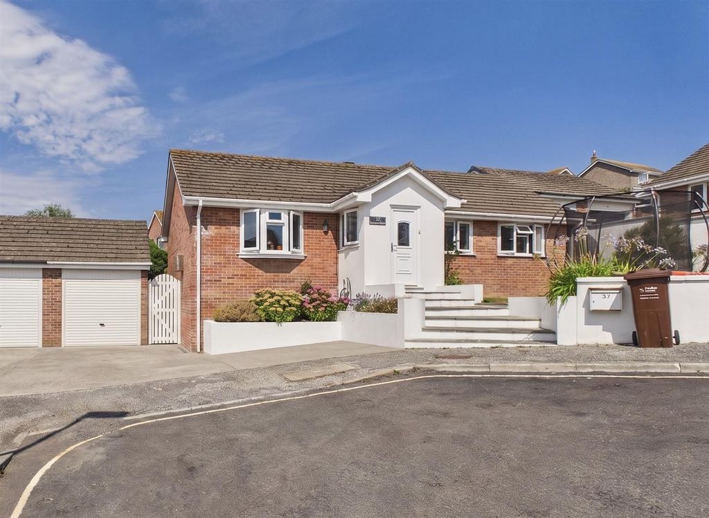 Property photo 1 of 36
