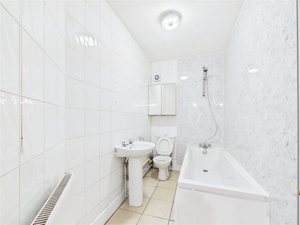 Property photo 3 of 7 Picture No. 04
