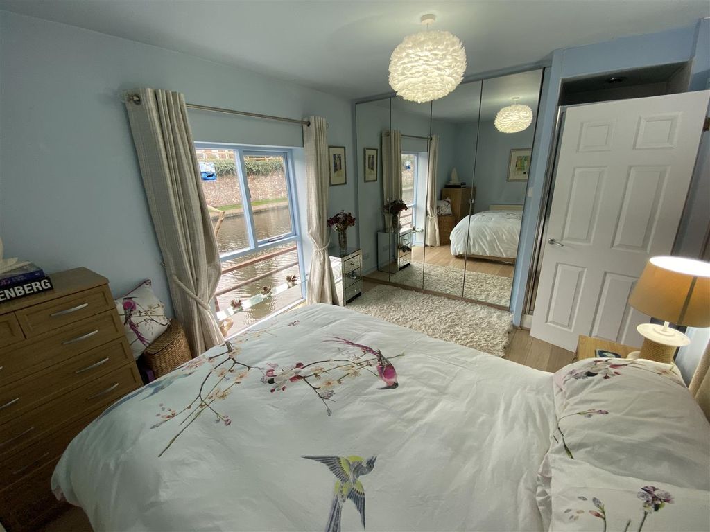 Property photo 3 of 12 Bedroom One