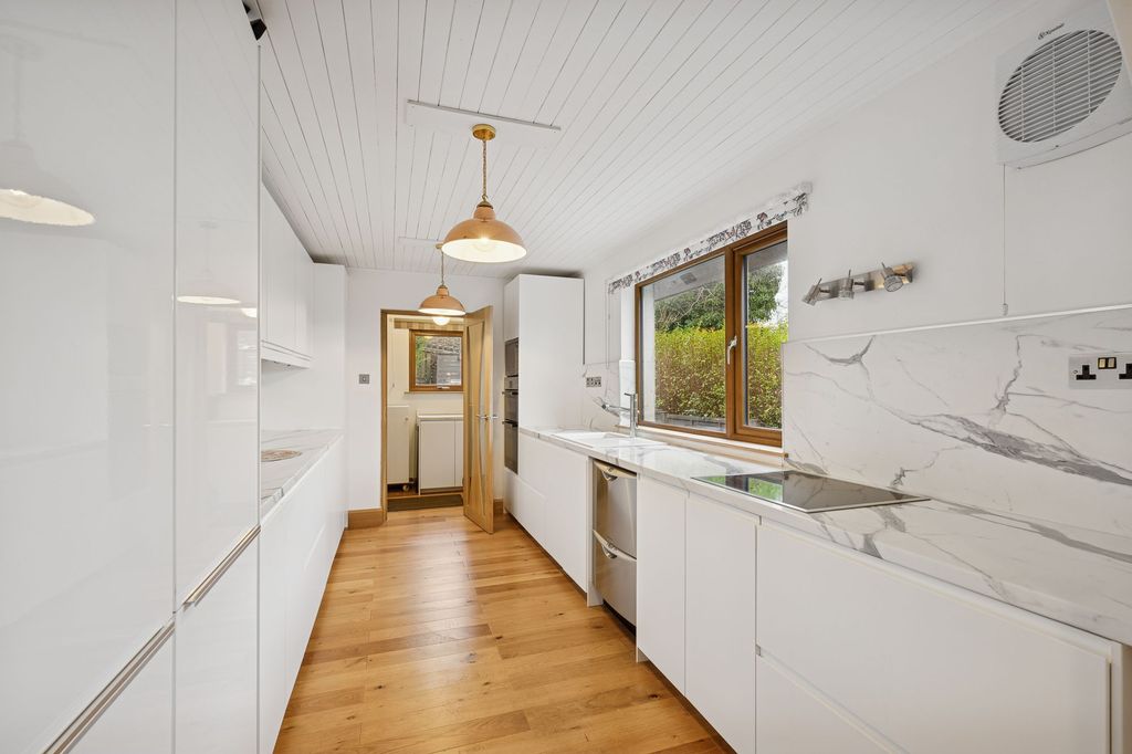 Property photo 1 of 40 Kitchen