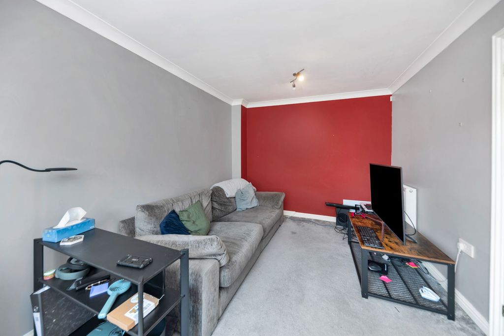 Property photo 2 of 20