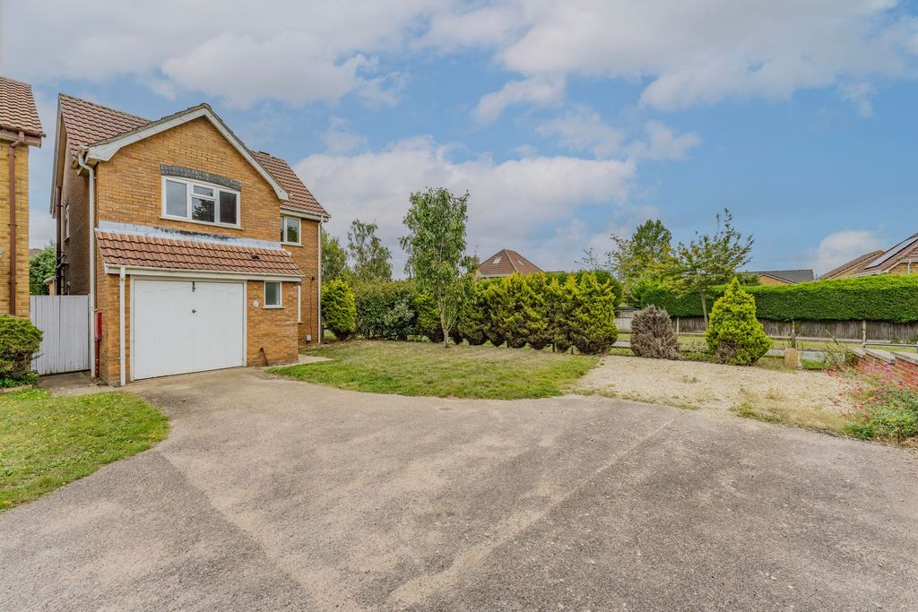 Property photo 1 of 11