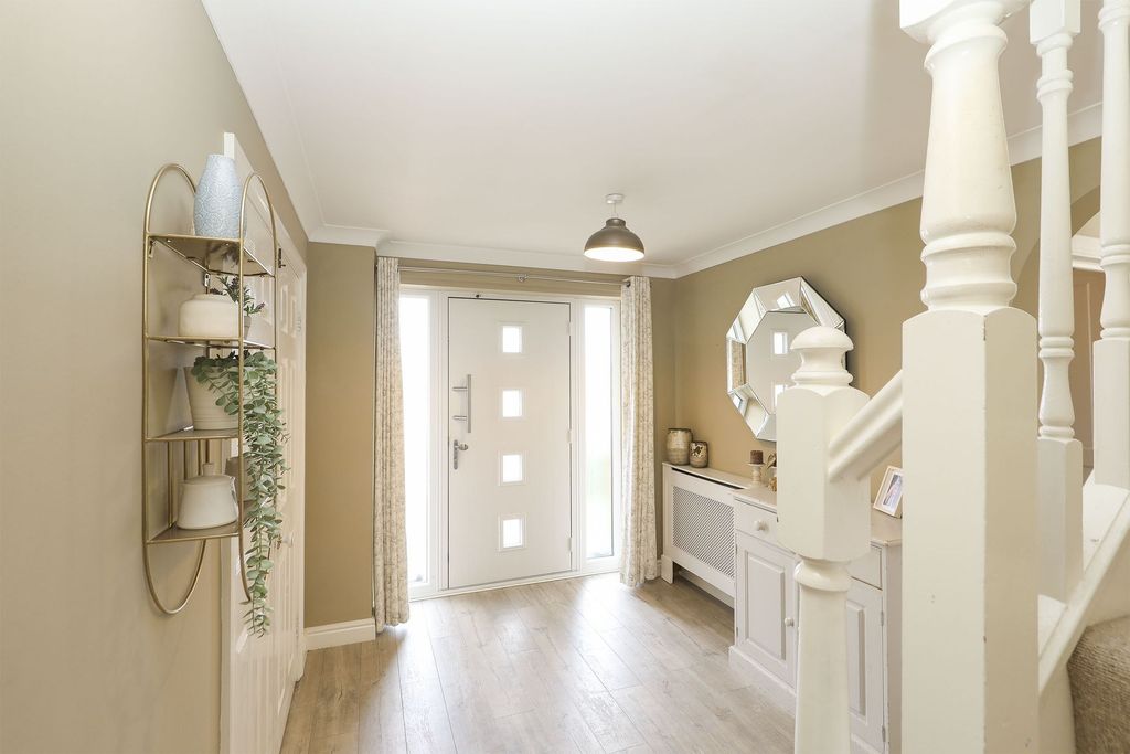 Property photo 2 of 53