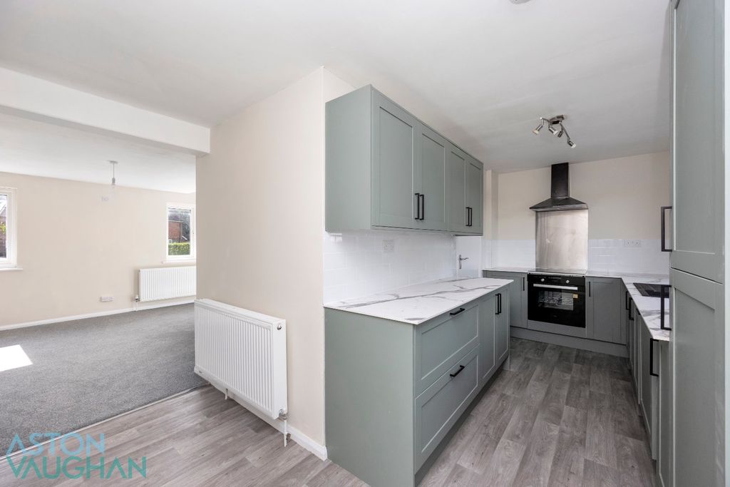 Property photo 3 of 17 4680483