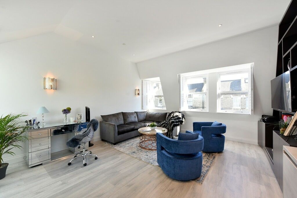 Property photo 3 of 11