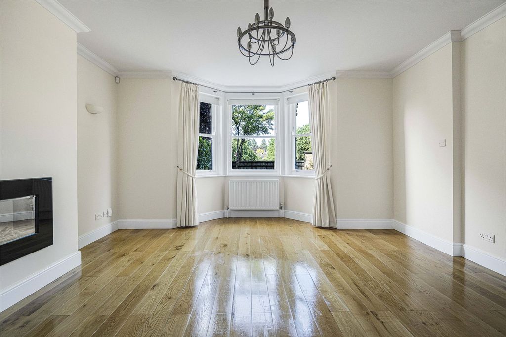 Property photo 2 of 13 Picture No. 24