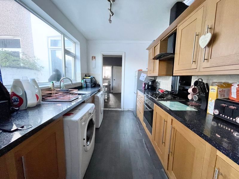 Property photo 1 of 8 Kitchen