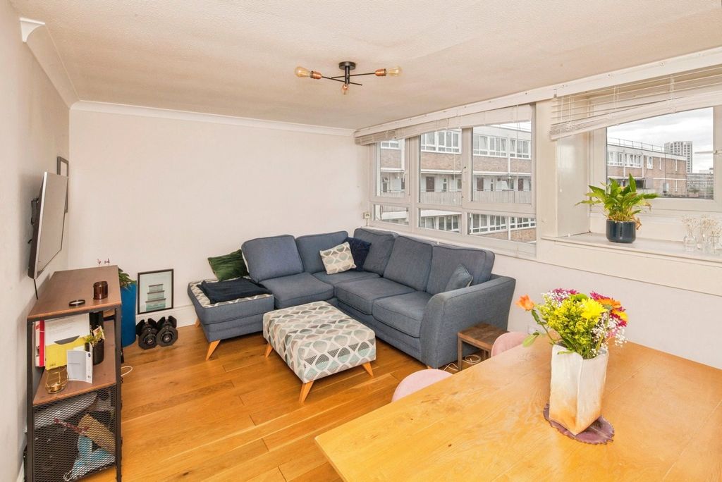 Property photo 2 of 17 Photo