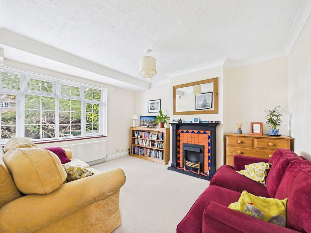 Property photo 3 of 17