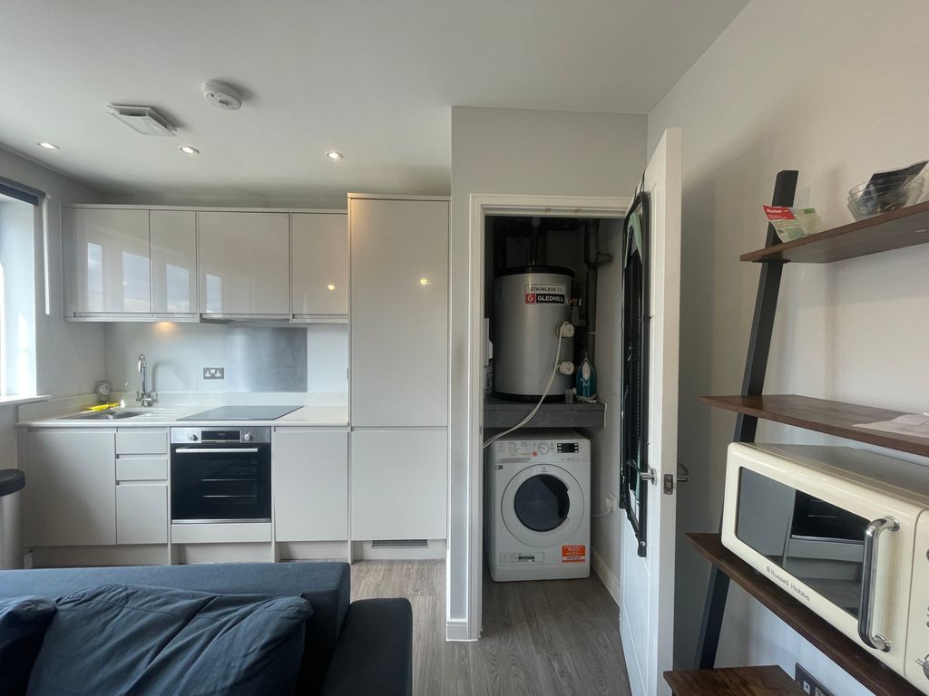 Property photo 3 of 6 Kitchen