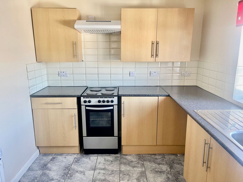Property photo 1 of 4 Kitchen