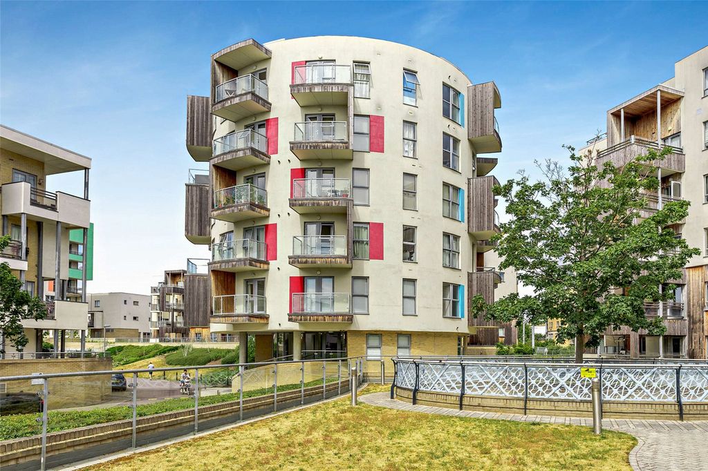 Property photo 1 of 13 Exterior