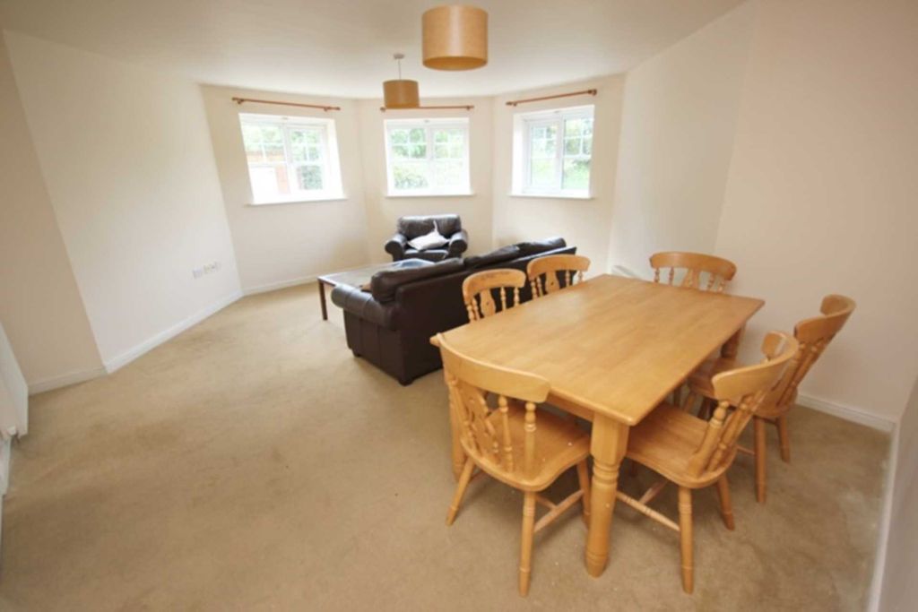 Property photo 3 of 7