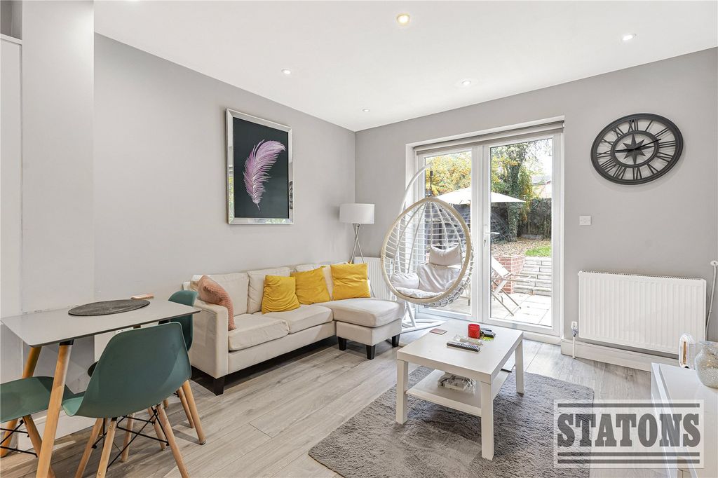 Property photo 2 of 18 Picture No. 21