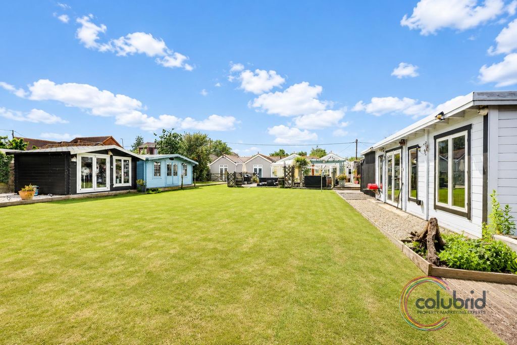 Property photo 3 of 27