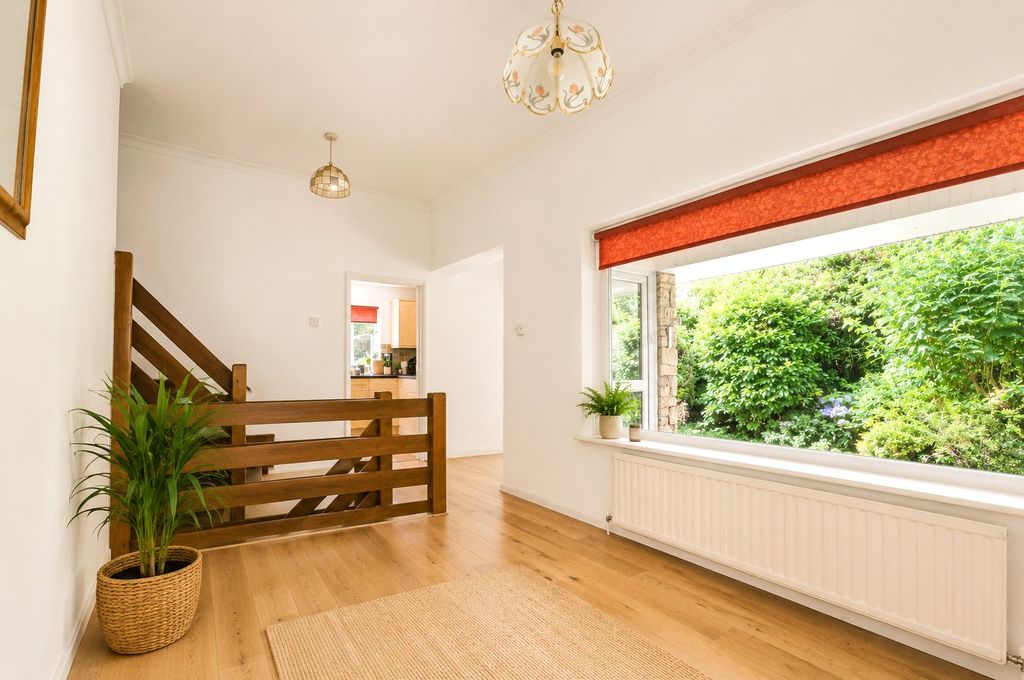 Property photo 2 of 15 Picture No. 30