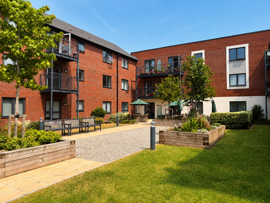 Property photo 1 of 7 Courtyard