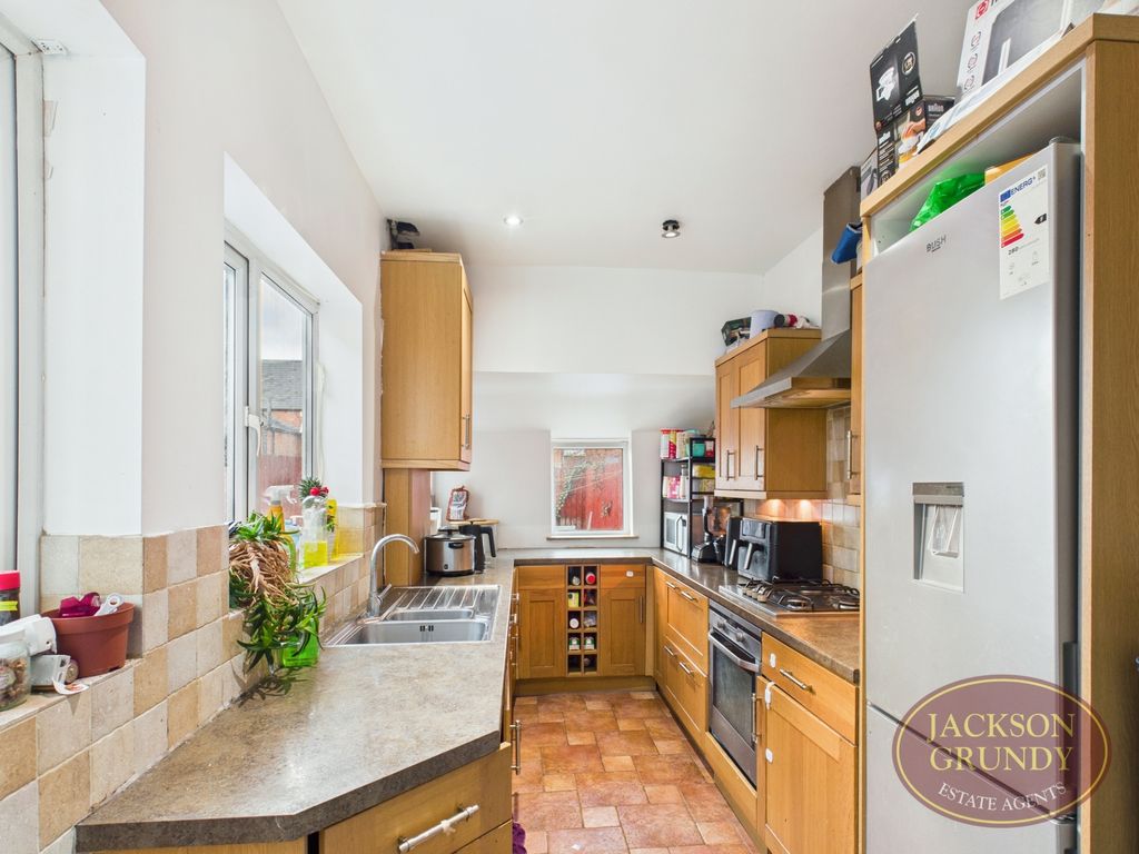 Property photo 2 of 12 Essex Street