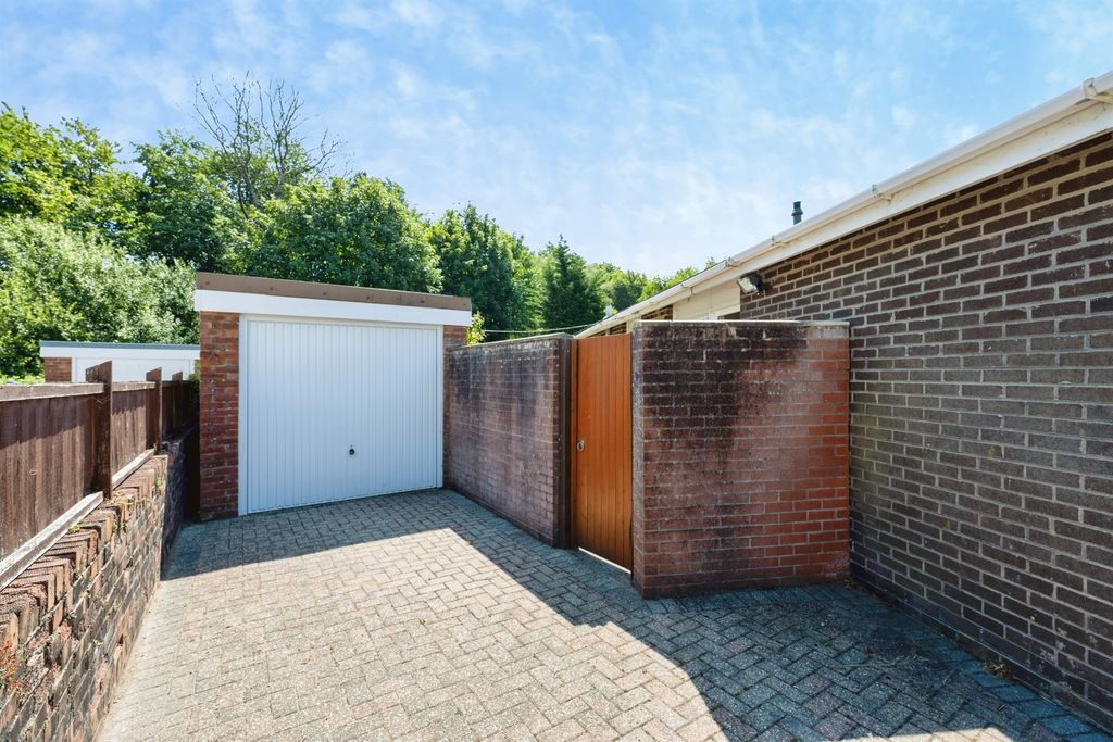 Property photo 3 of 21