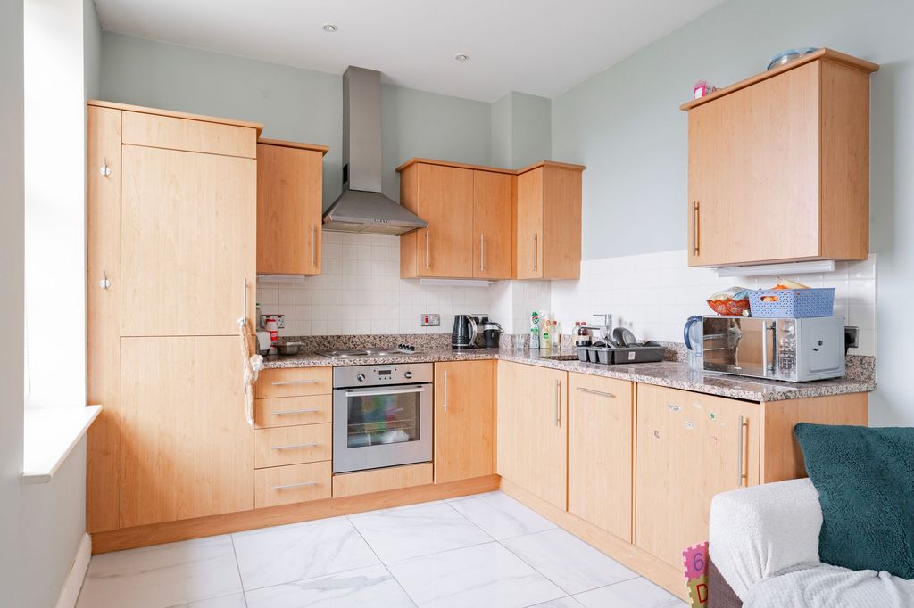 Property photo 2 of 12