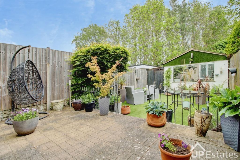Property photo 2 of 31