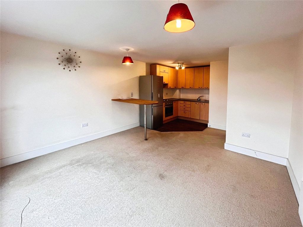 Property photo 3 of 10 Picture No. 13