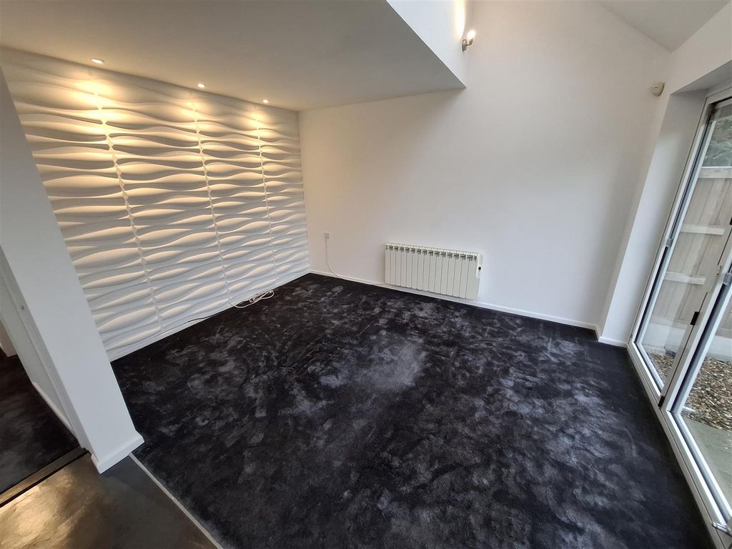 Property photo 3 of 7 Open Plan Living Room & Kitchen