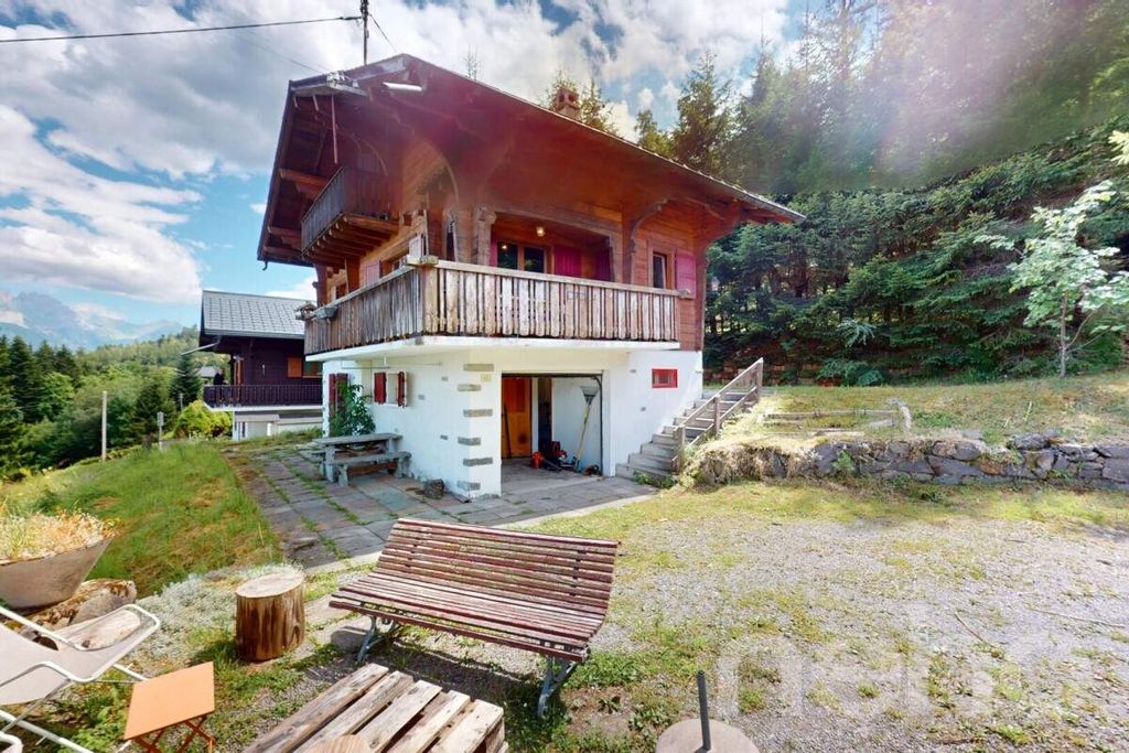 Property photo 2 of 12
