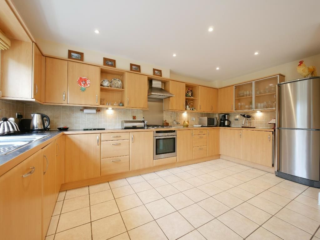 Property photo 2 of 14 Kitchen Dining Room