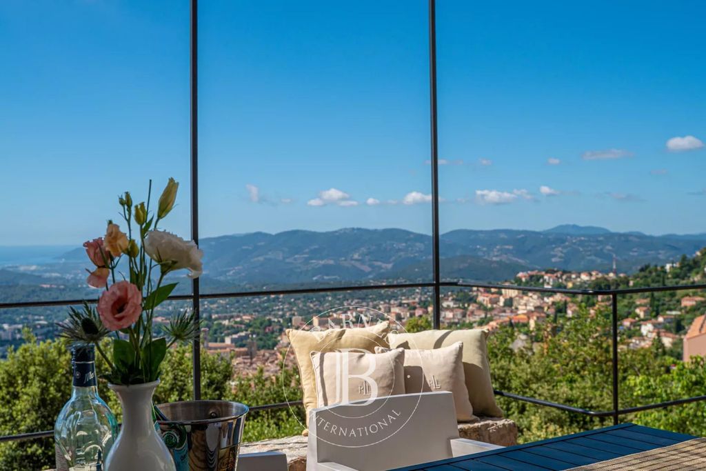 Property photo 2 of 29