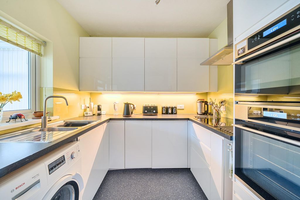 Property photo 2 of 20 Kitchen