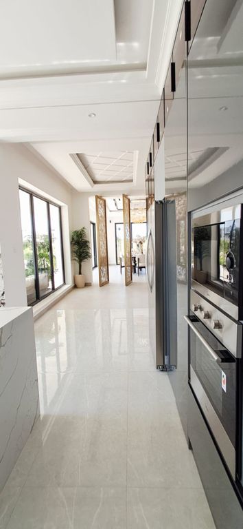 Property photo 2 of 30