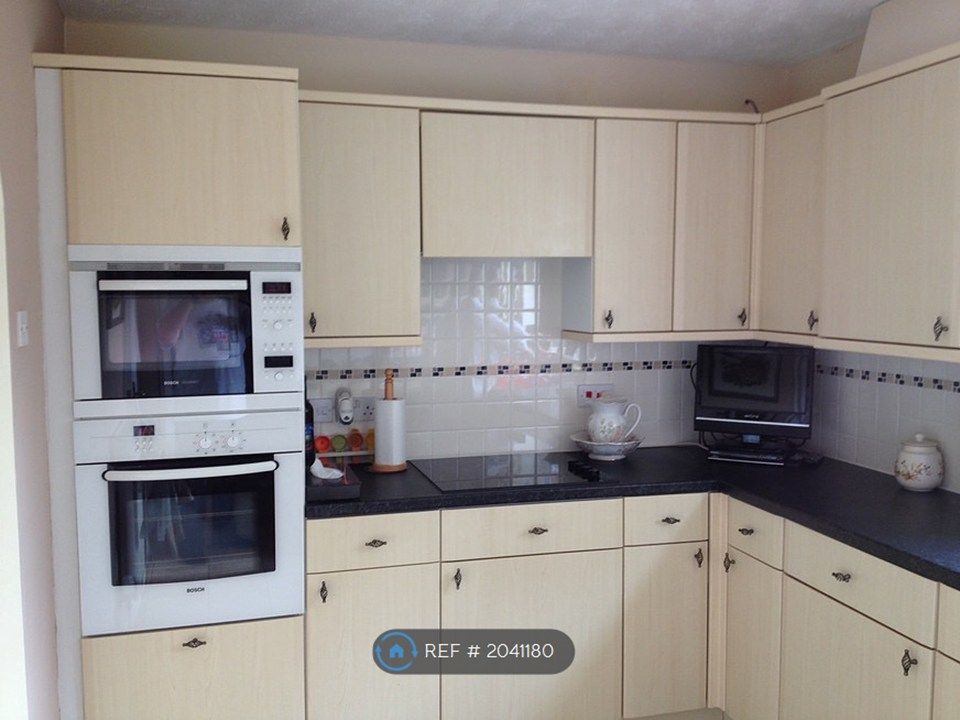 Property photo 2 of 25 Kitchen