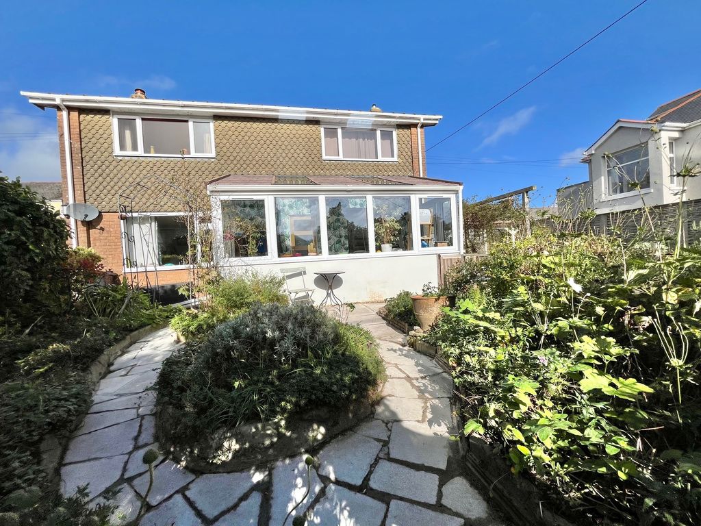 Property photo 1 of 21
