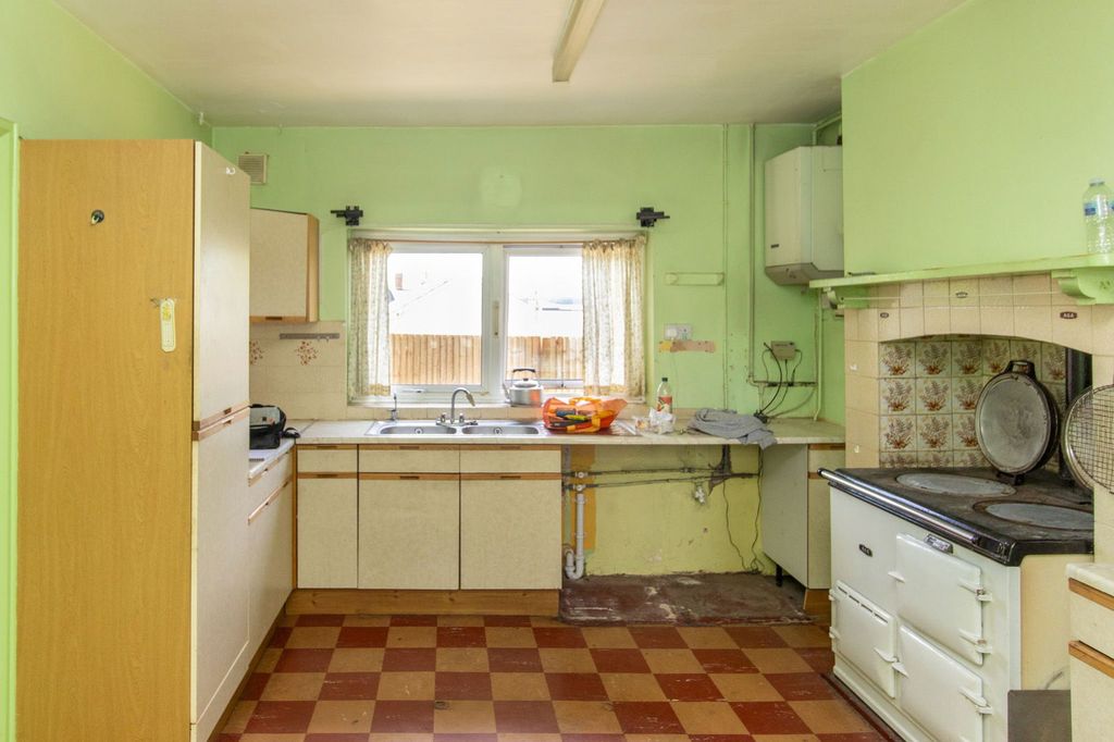 Property photo 2 of 19