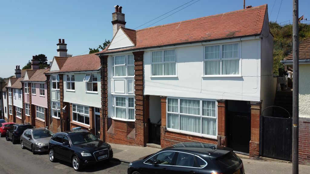 Property photo 1 of 30 5 Bedroom End Terrace House For Sale - Felixstowe - Wainwrights