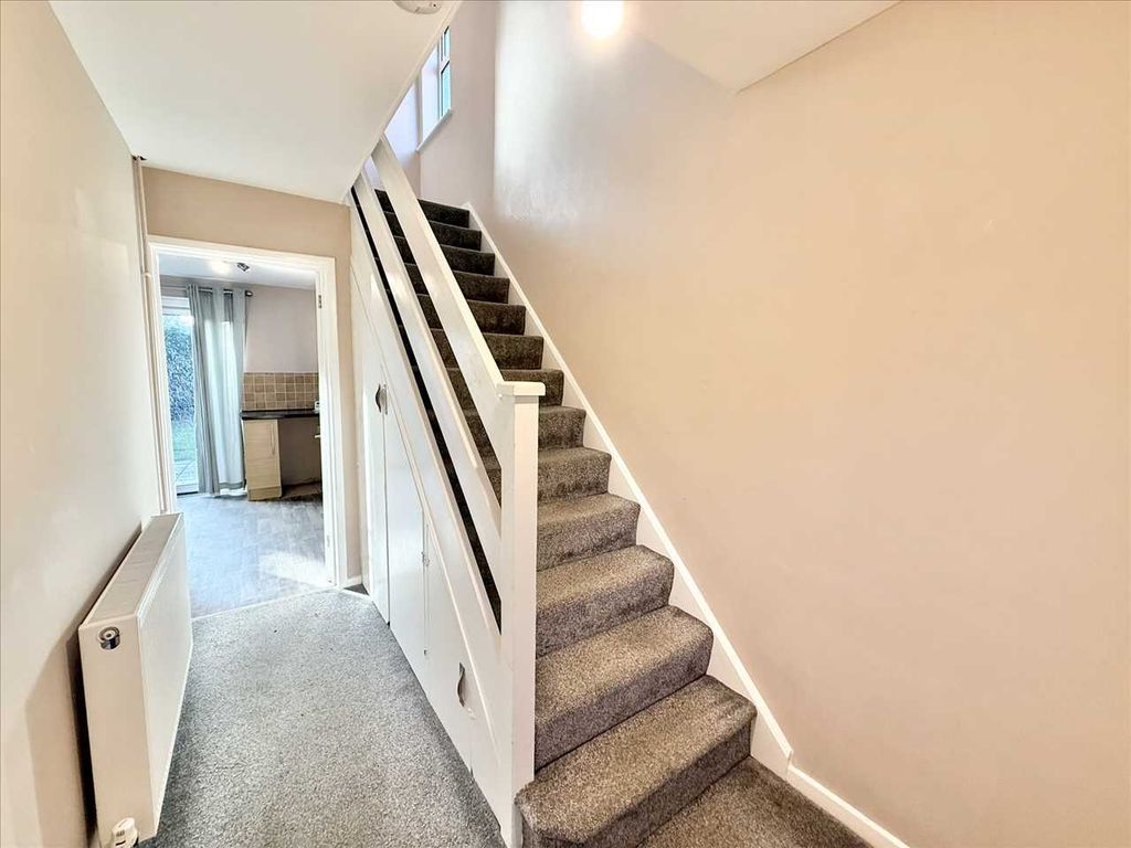 Property photo 3 of 30 Entrance Hallway