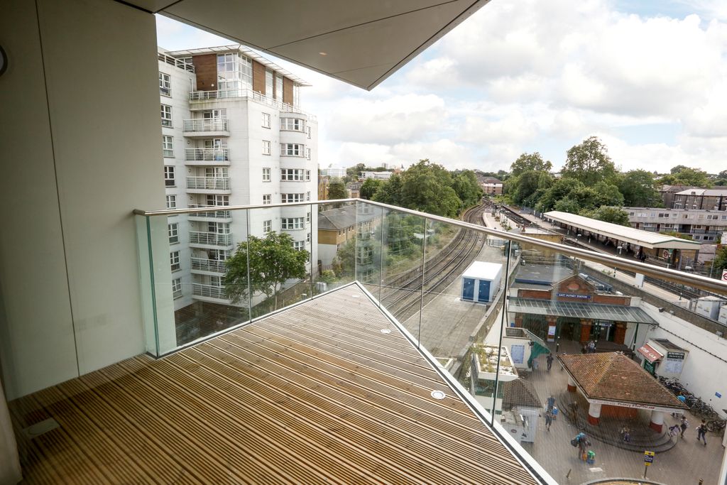 Property photo 3 of 12